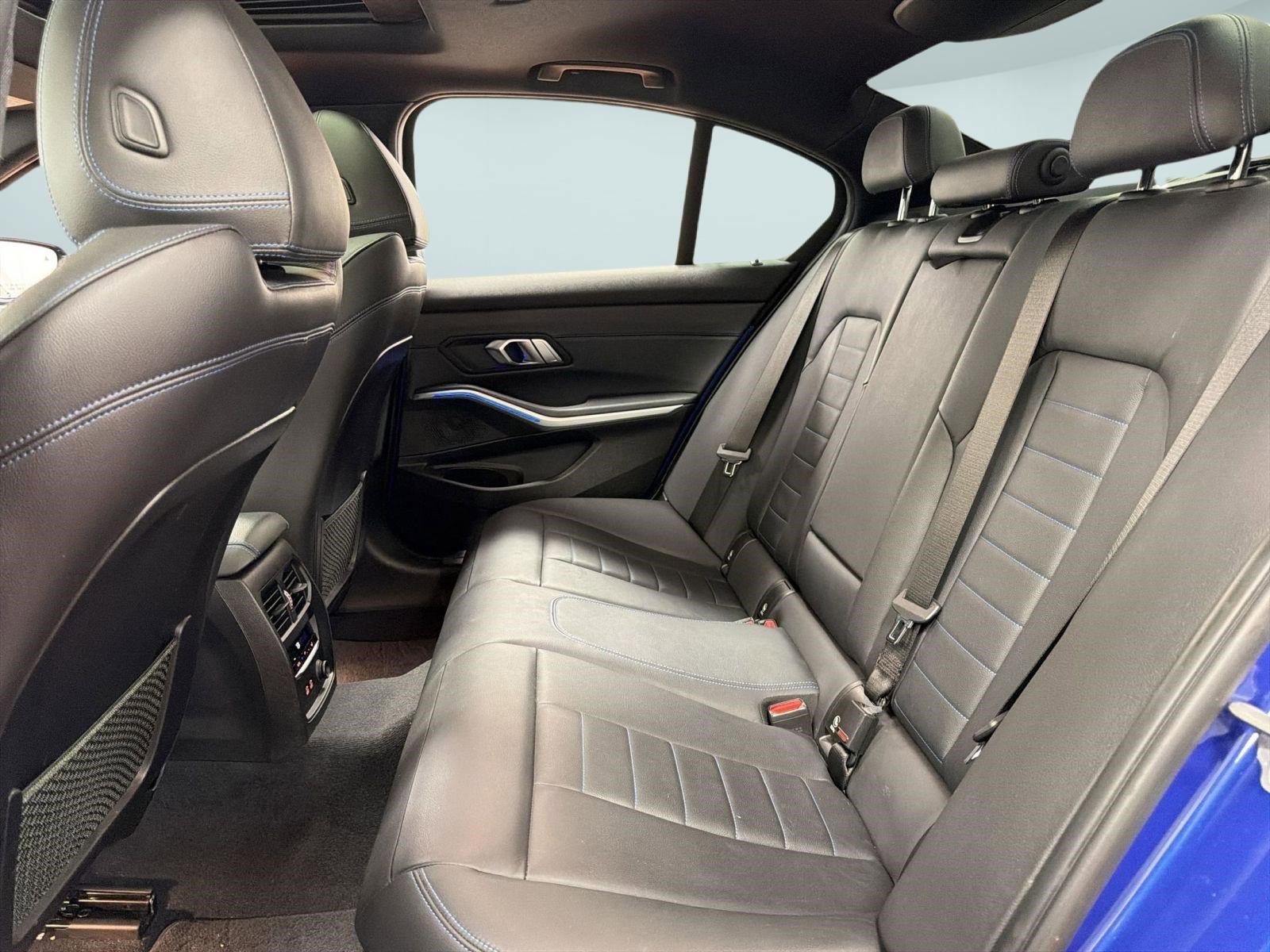 Used 2020 BMW 330i Sedan w/ M Sport Package image 25