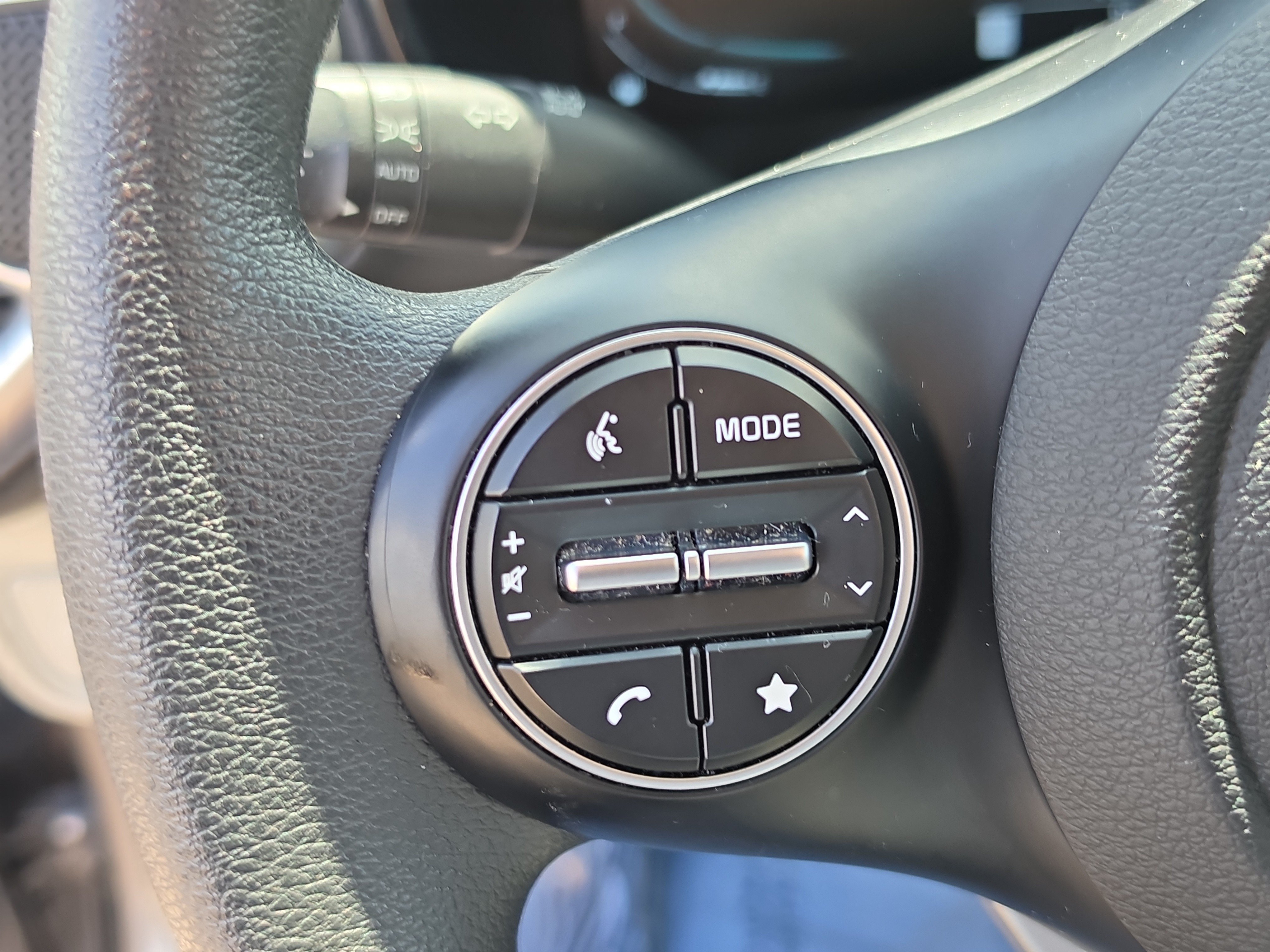 Certified 2024 Kia Soul LX FWD image 28