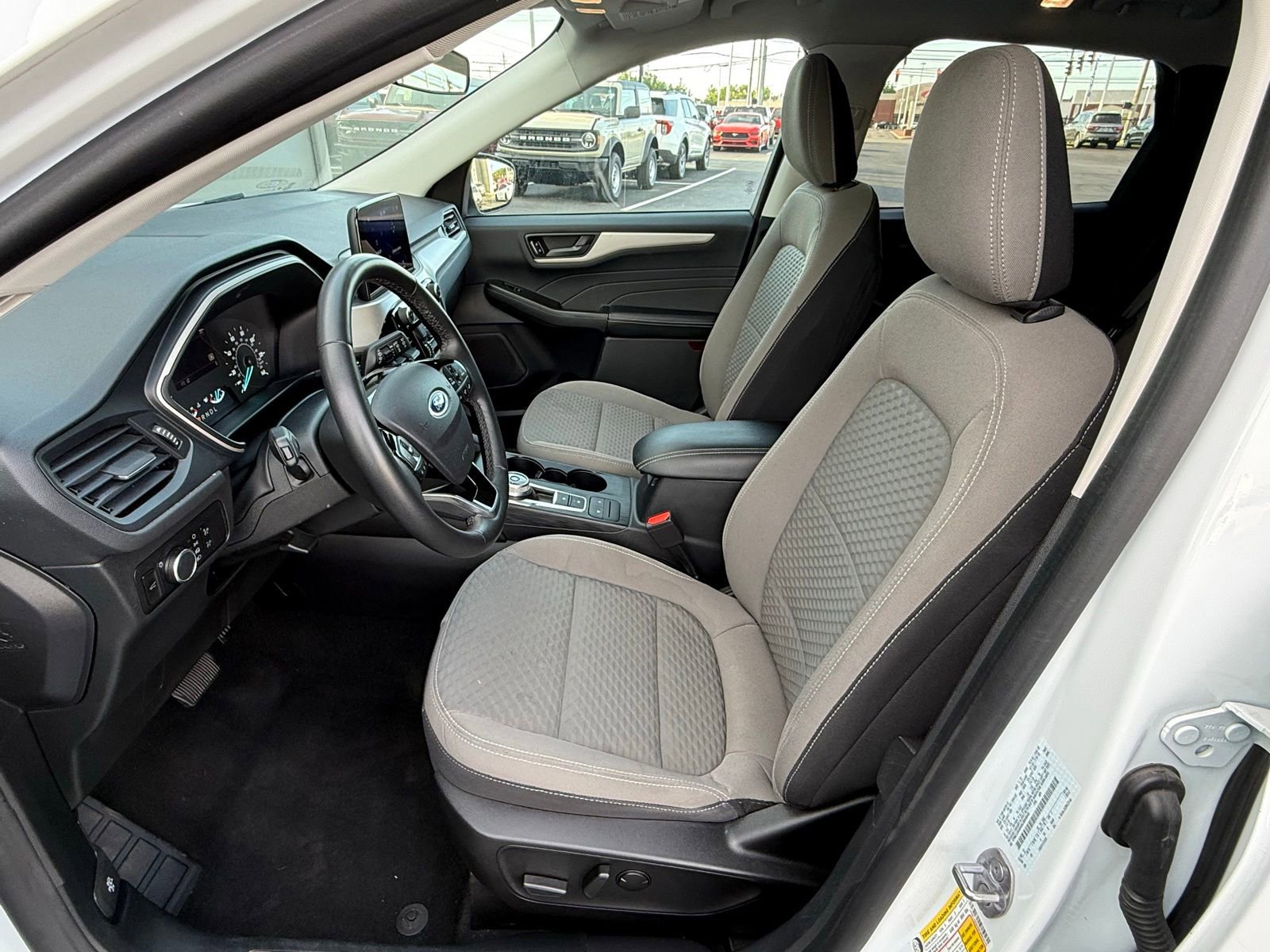 Used 2022 Ford Escape SE w/ Convenience Package FWD image 13