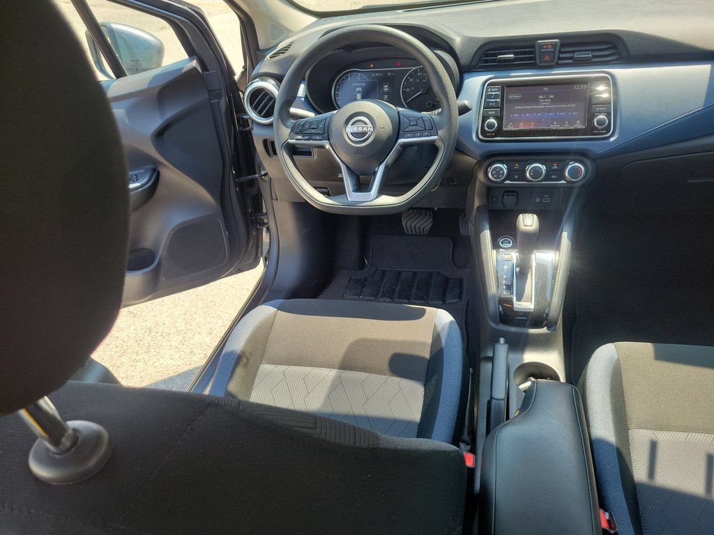 Used 2025 Nissan Versa SV FWD image 11