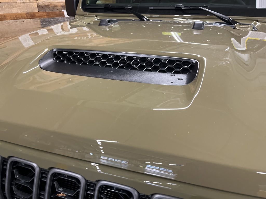 New 2026 Jeep Gladiator Sport AWD/4WD image 9