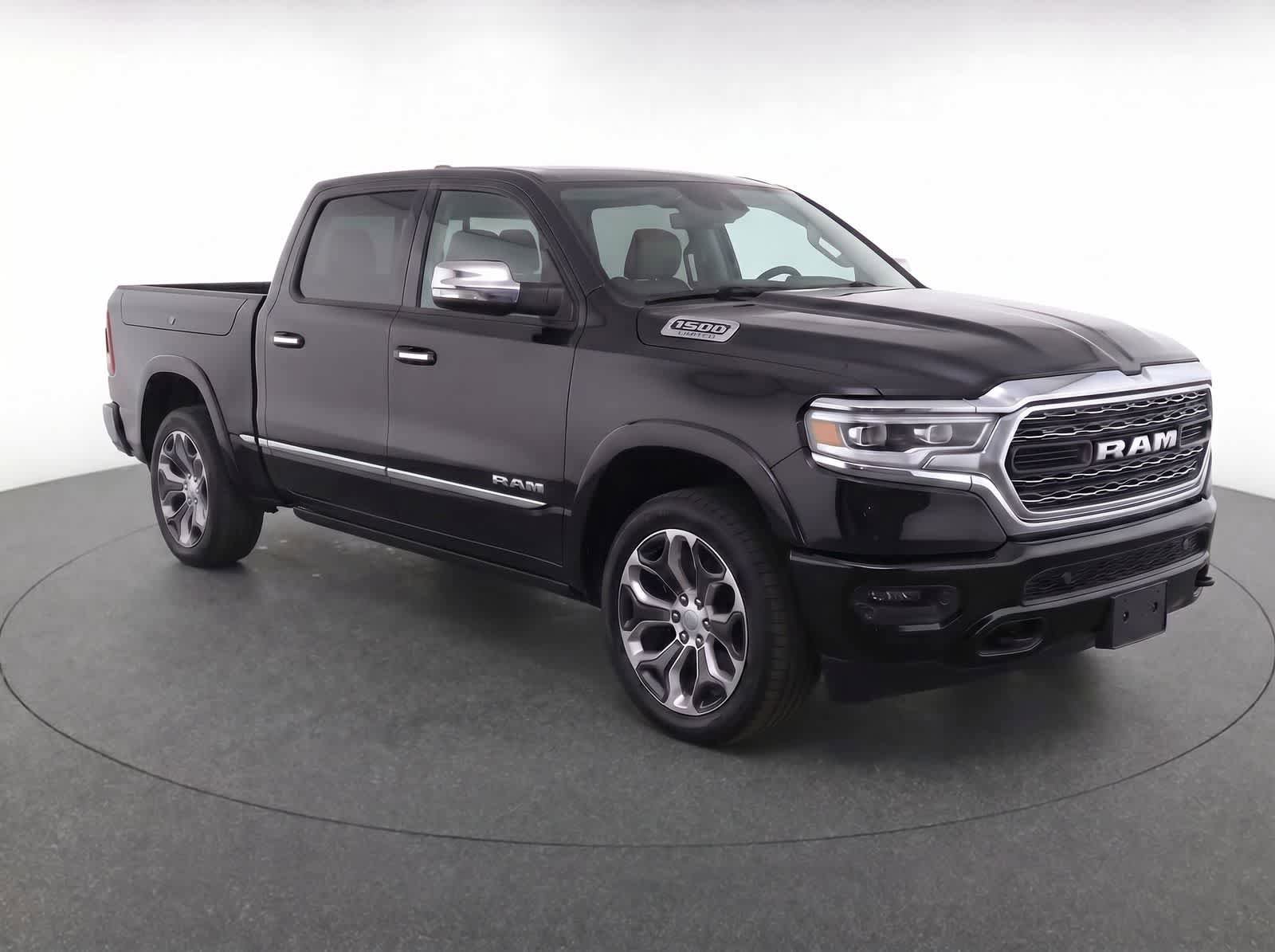 Used 2024 RAM 1500 Limited AWD/4WD image 2