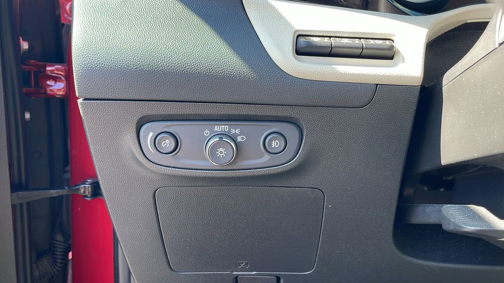 Used 2020 Buick Encore GX Essence w/ Advanced Technology Package image 23