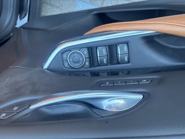 Certified 2025 Cadillac XT4 Premium Luxury image 15