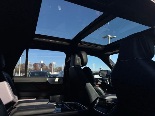 Certified 2022 Lincoln Navigator Reserve image 28