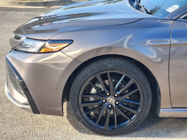 Used 2024 Toyota Camry XSE FWD image 5