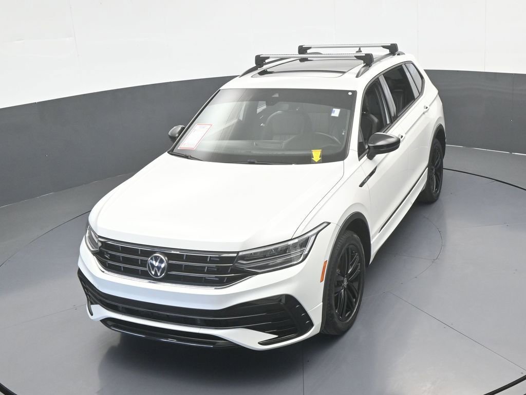 Used 2022 Volkswagen Tiguan SE R-Line image 44
