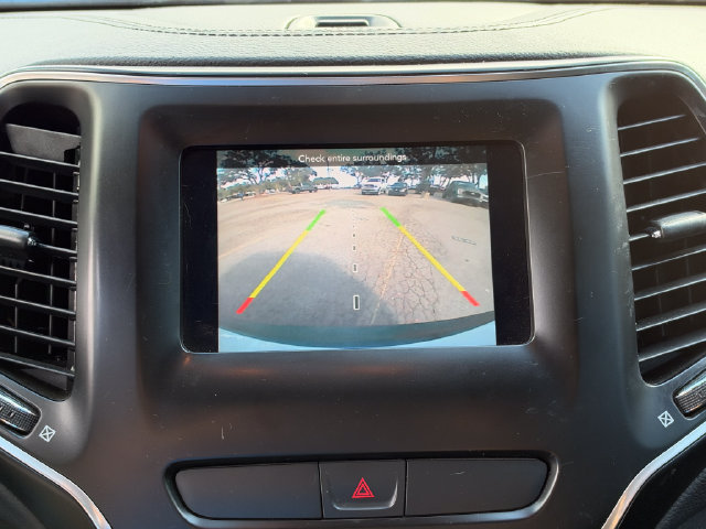 Used 2019 Jeep Cherokee Latitude w/ Popular Appearance Group FWD image 14