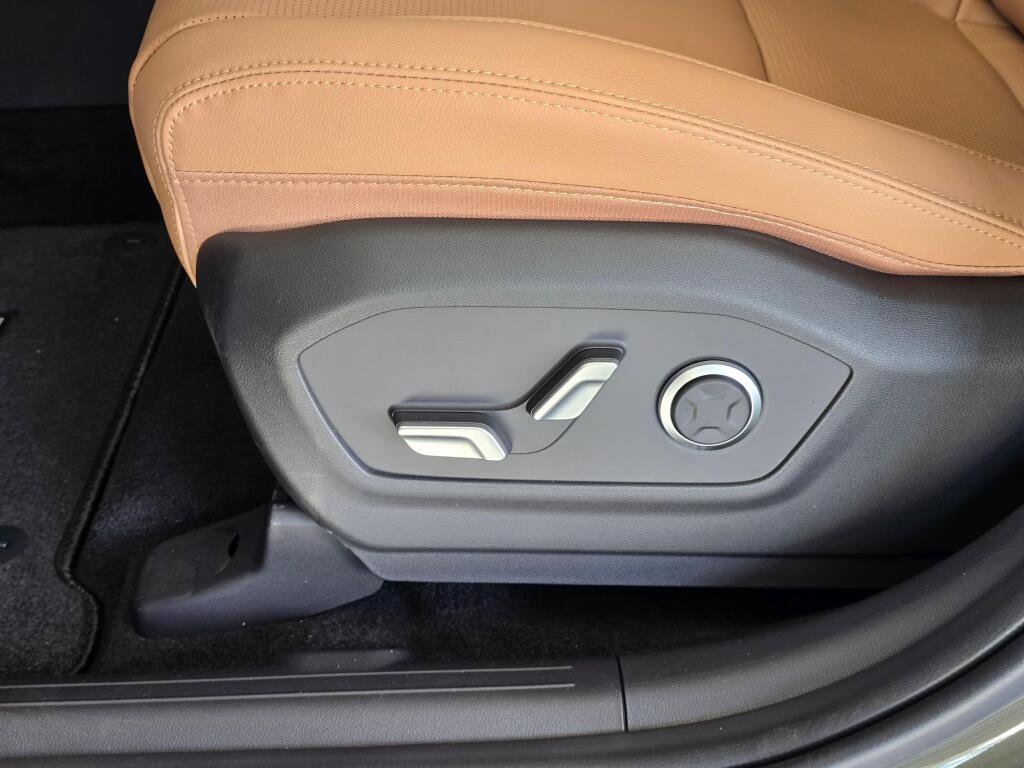 New 2026 Hyundai Santa Fe Limited AWD/4WD image 19