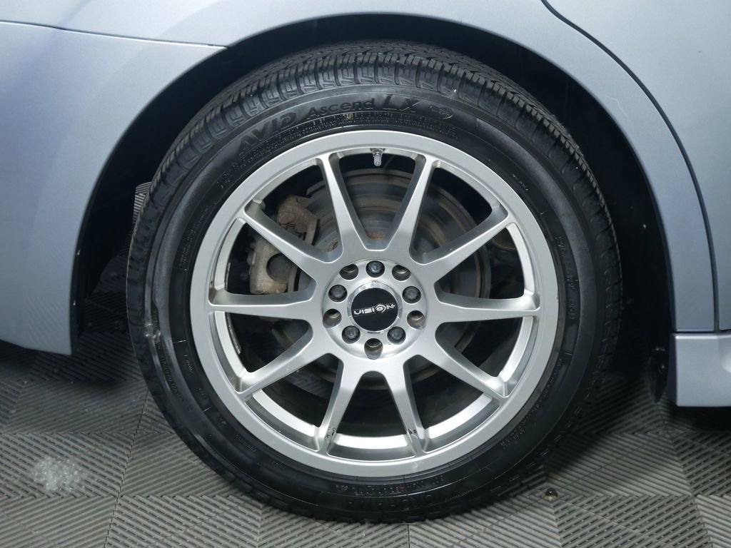 Used 2013 Subaru Legacy 2.5i Limited AWD/4WD image 11