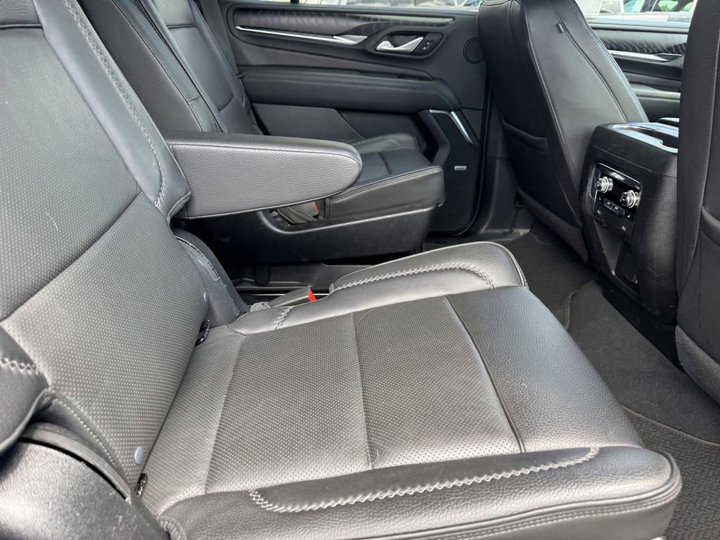 Used 2024 GMC Yukon Denali RWD image 9