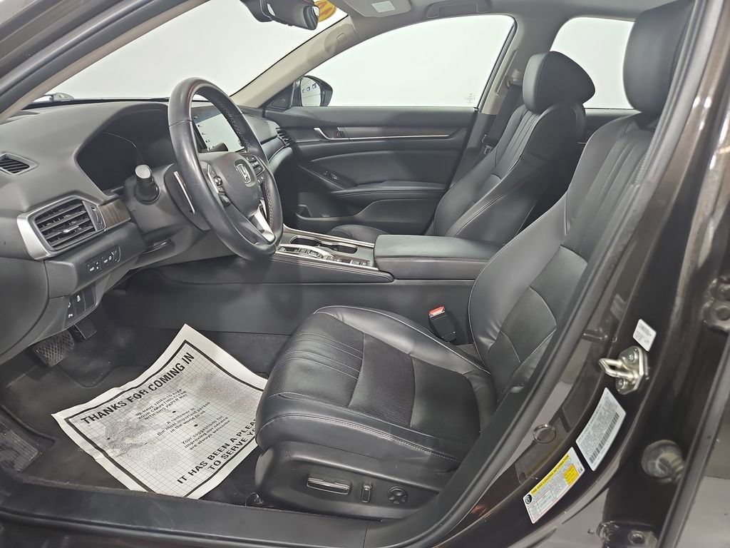 Used 2018 Honda Accord Touring image 9