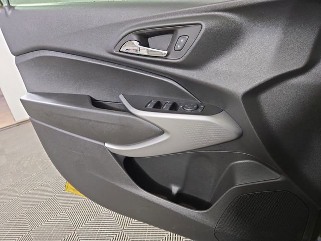 Used 2024 Chevrolet Trax RS image 27