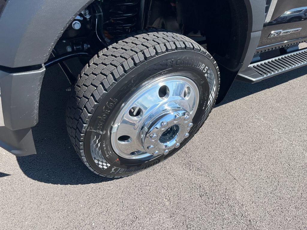New 2026 Ford F550 4x4 Crew Cab image 9