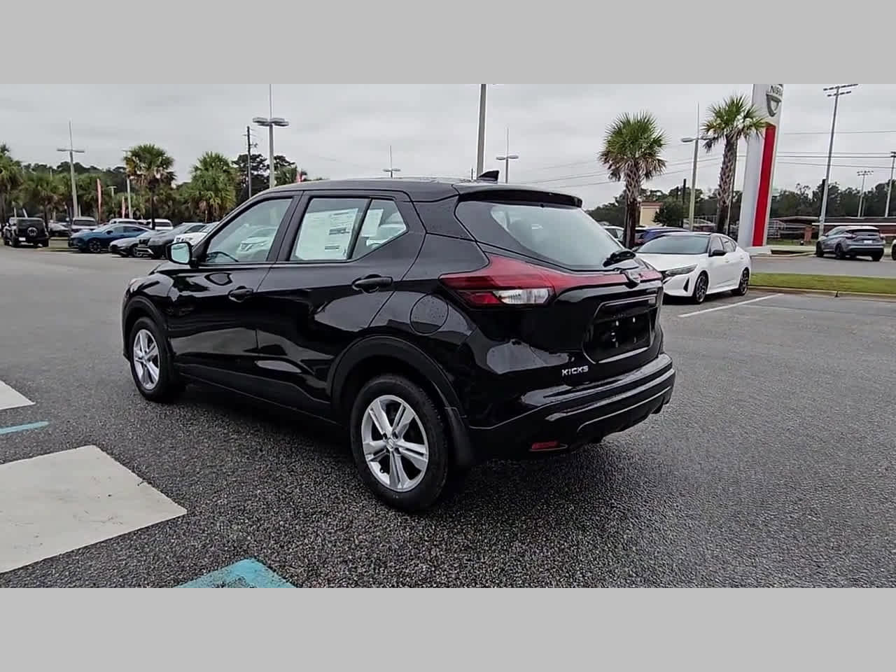 New 2025 Nissan Kicks Play S image 28