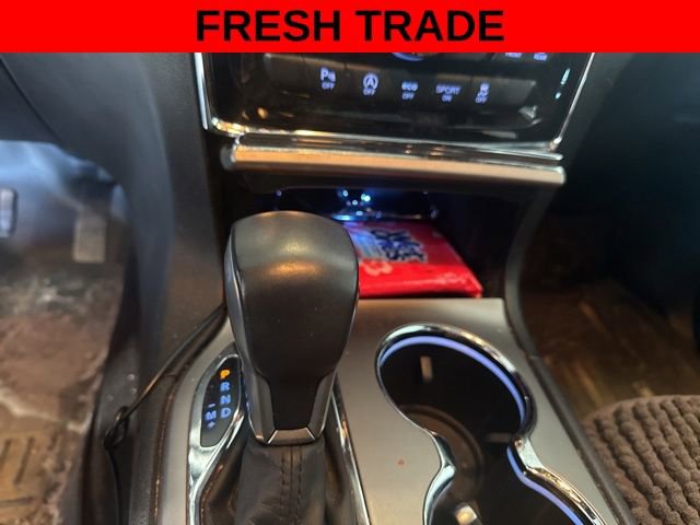 Used 2019 Jeep Grand Cherokee Altitude image 12