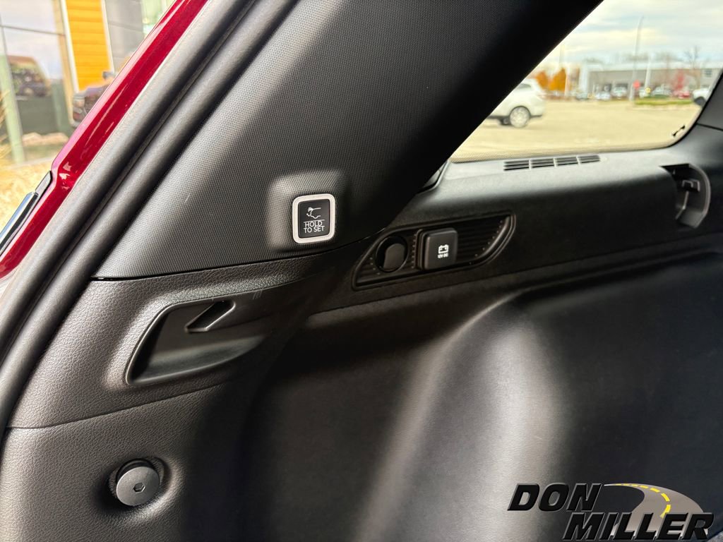 New 2025 Jeep Grand Cherokee Limited w/ Black Appearance Package image 28