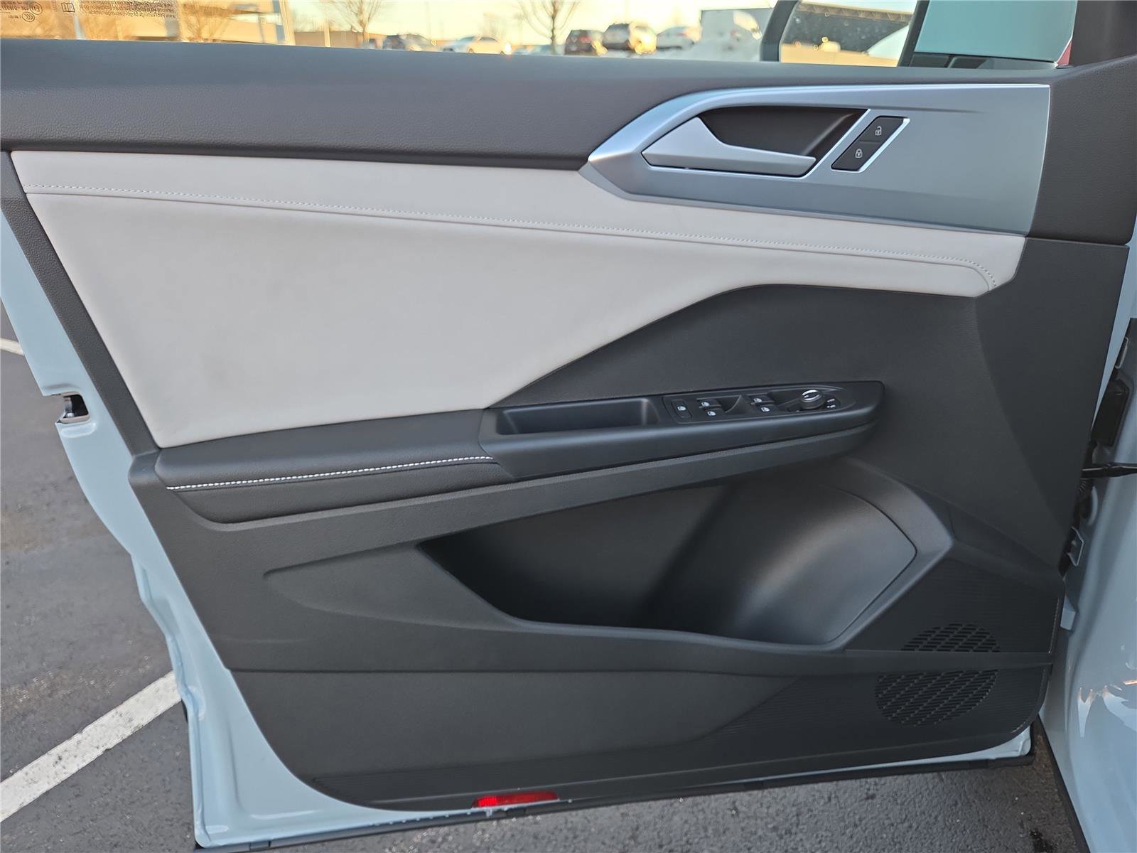 New 2026 Volkswagen Taos SE image 12