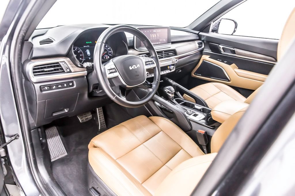 Used 2022 Kia Telluride SX w/ Towing Package FWD image 28