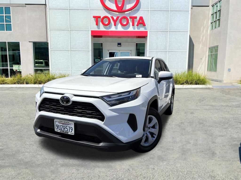 Used 2025 Toyota RAV4 LE FWD image 4