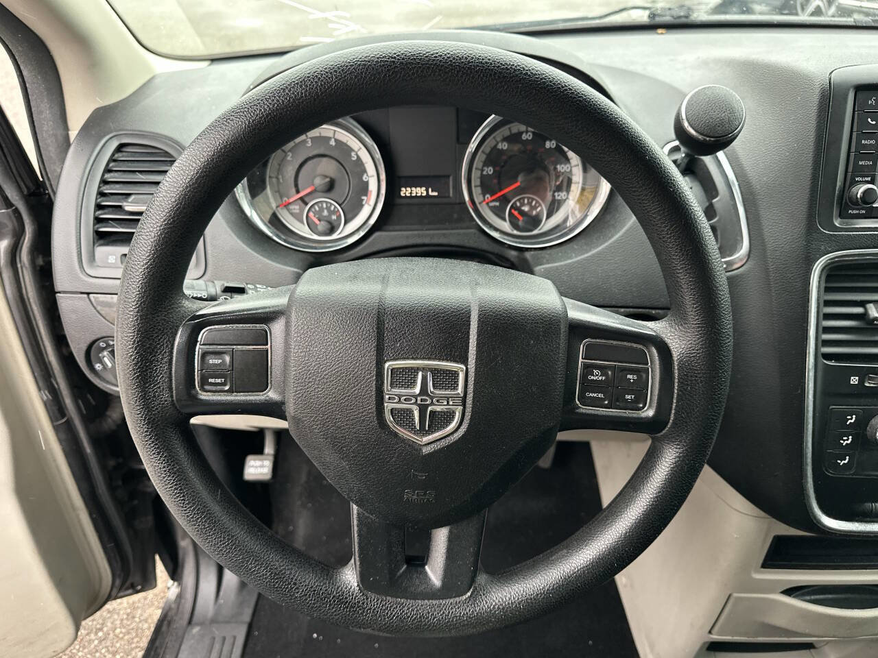 Used 2017 Dodge Grand Caravan SE w/ Power Window Group FWD image 14
