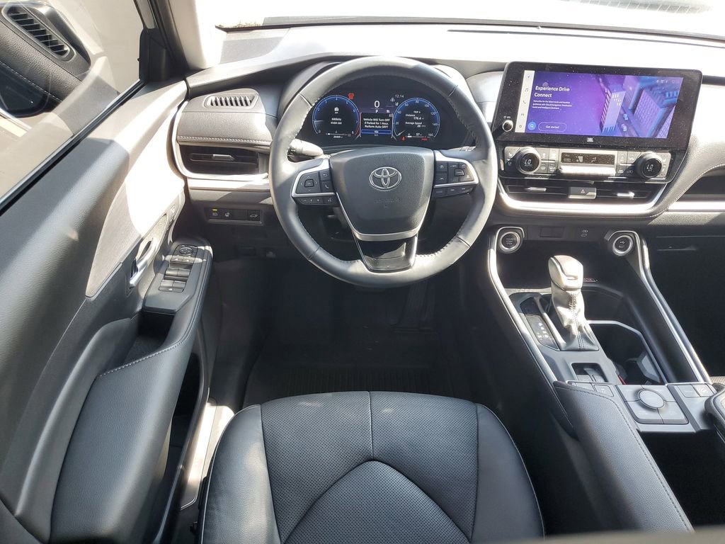 Used 2024 Toyota Grand Highlander AWD image 11