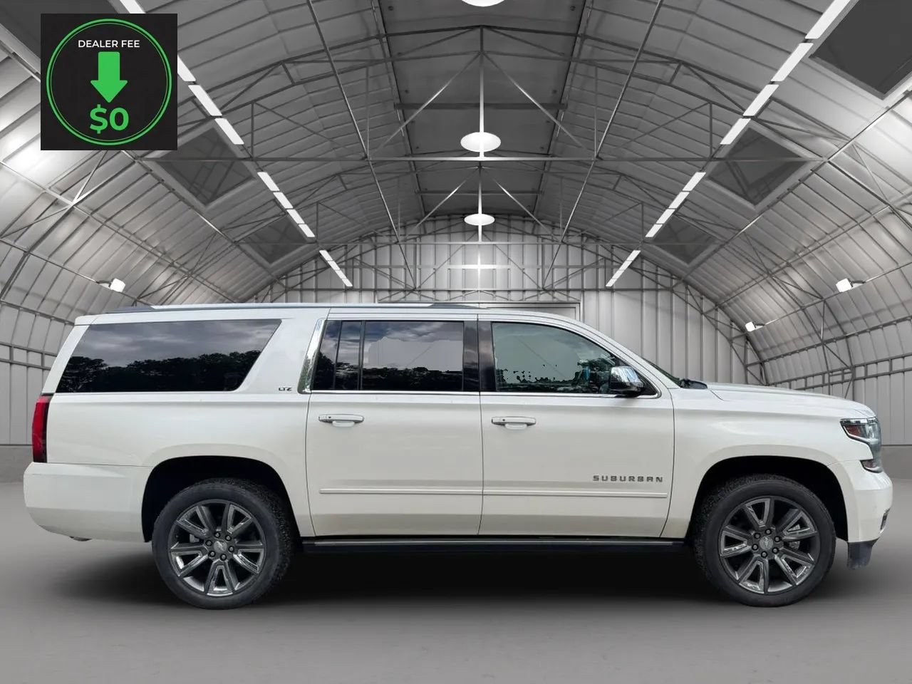 Used 2015 Chevrolet Suburban LTZ RWD image 3