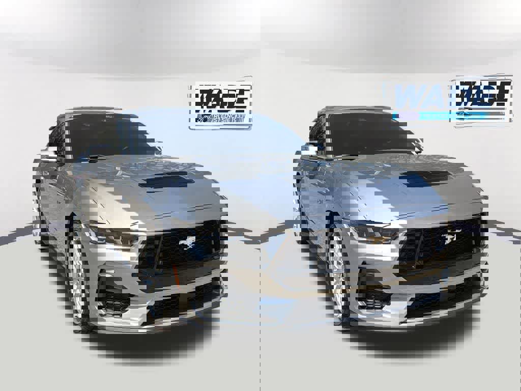 Used 2024 Ford Mustang GT Premium image 3