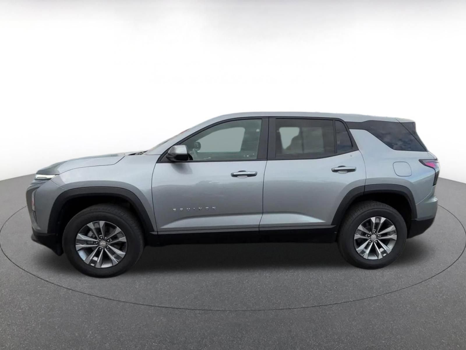 Used 2025 Chevrolet Equinox LT FWD image 9