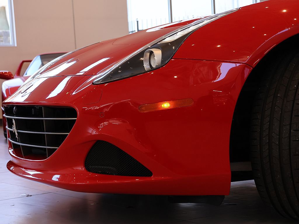 Certified 2017 Ferrari California T image 25