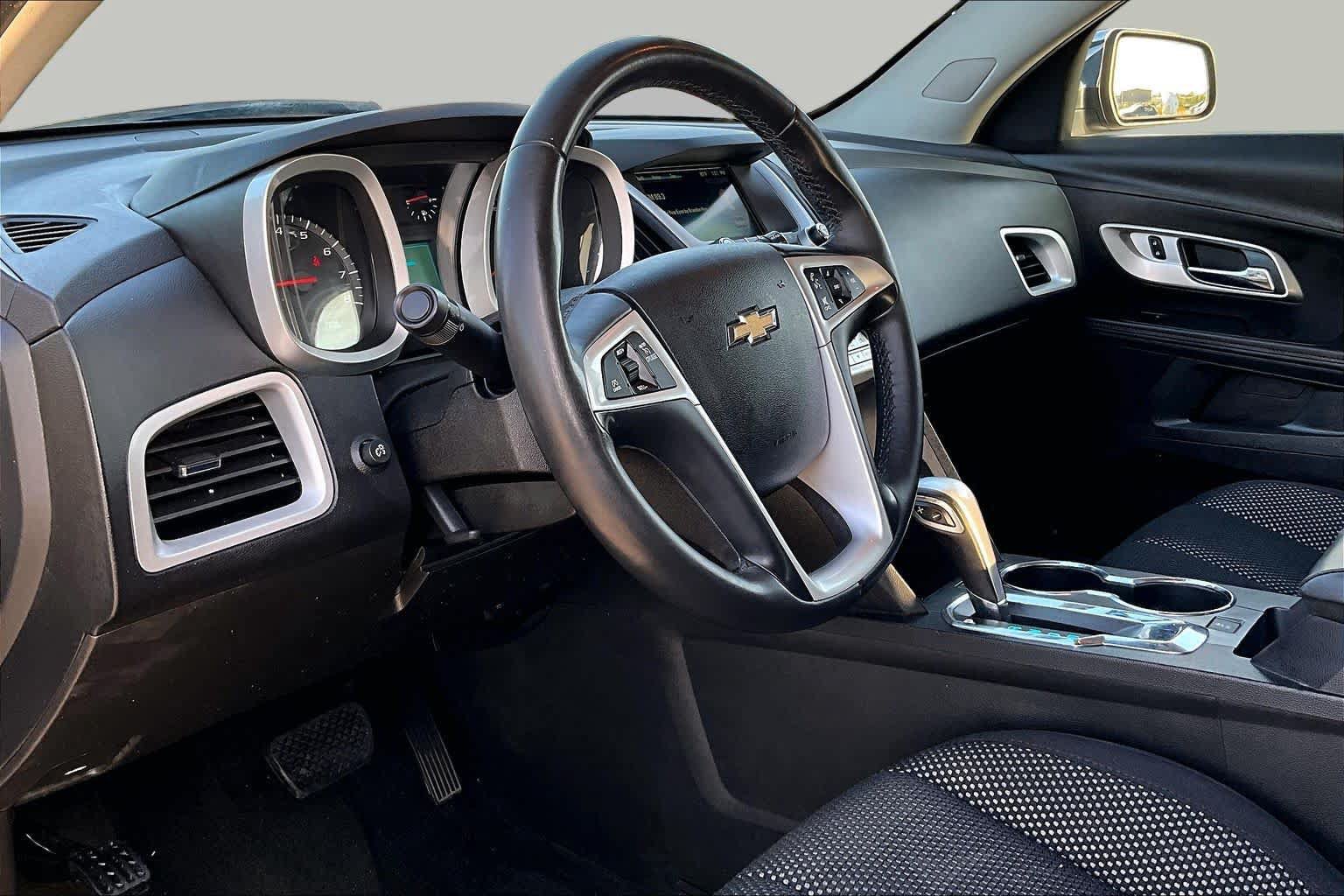 Used 2015 Chevrolet Equinox LT w/ Driver Convenience Package FWD image 17