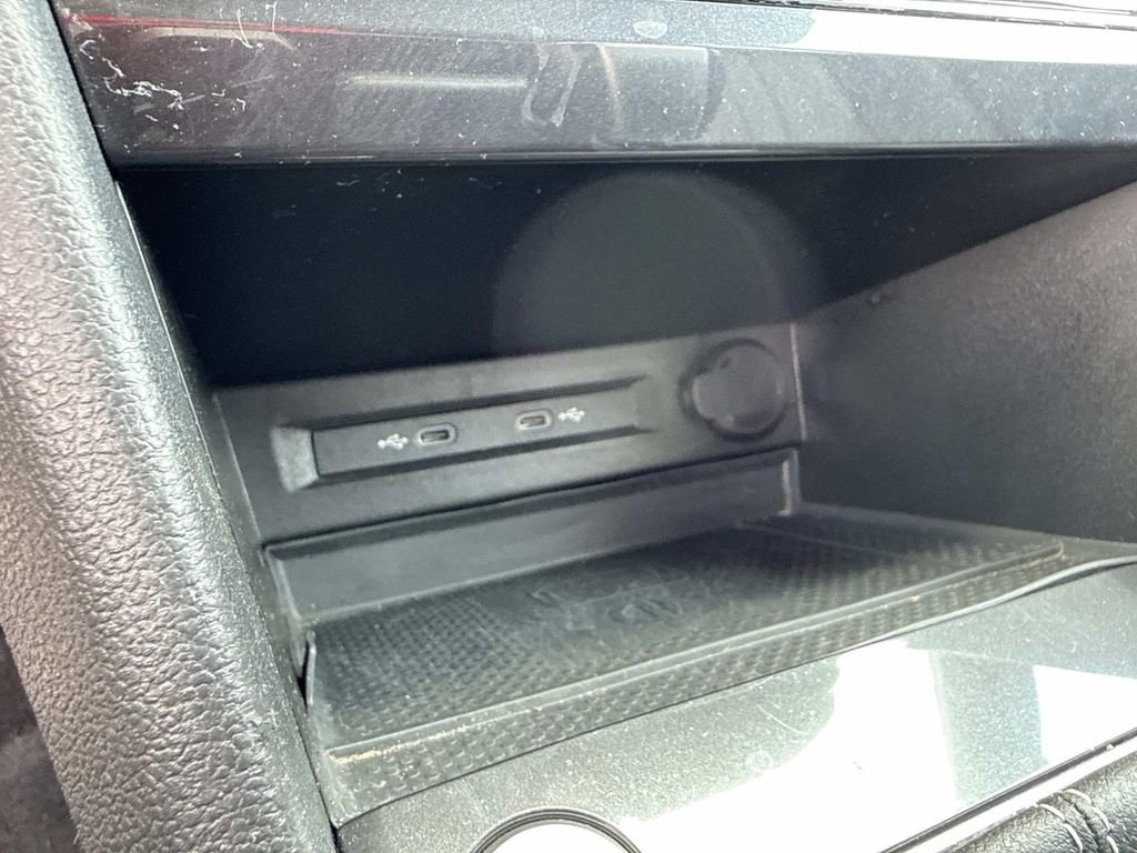 Used 2023 Volkswagen Tiguan SE R-Line image 29