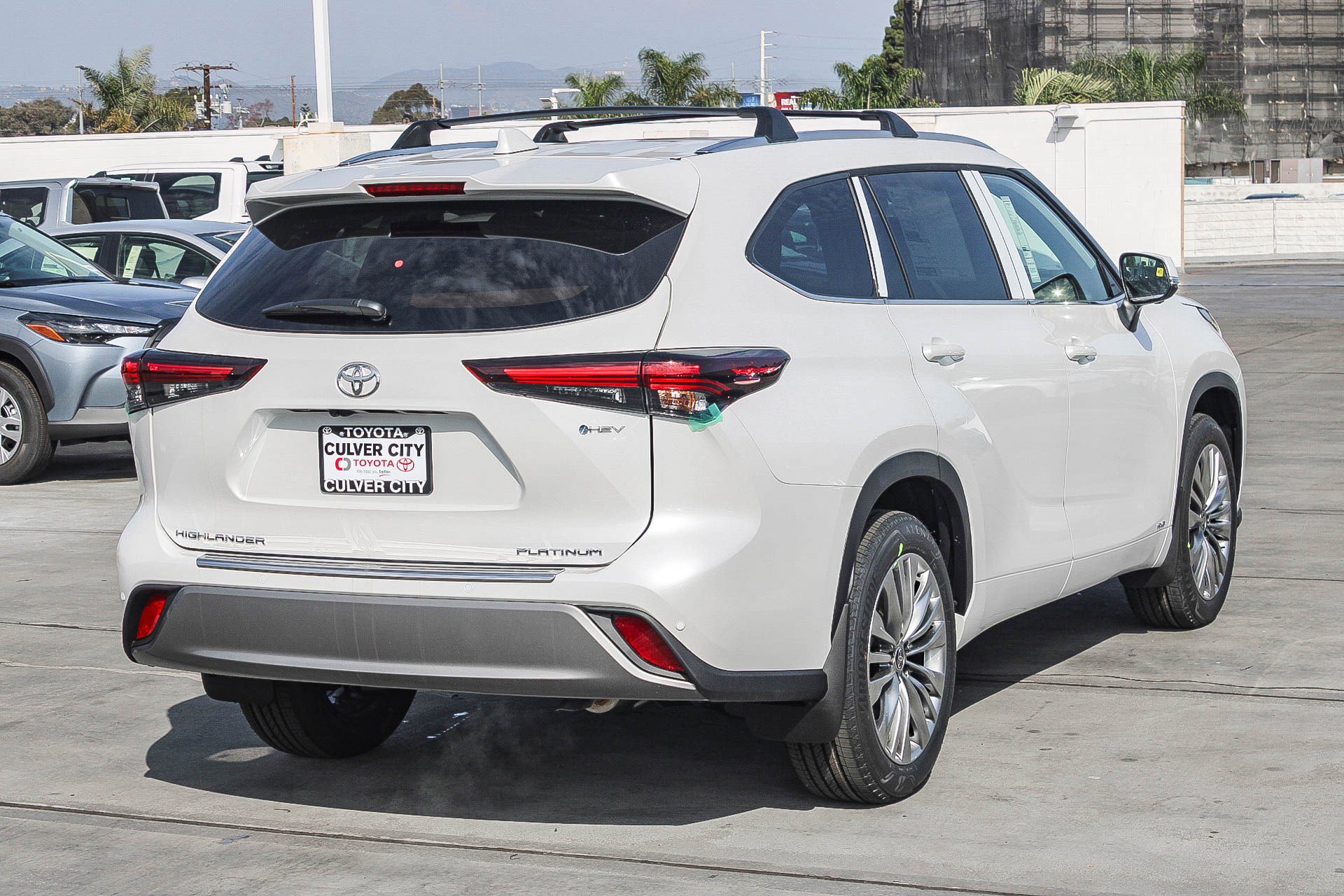 New 2026 Toyota Highlander Platinum image 9