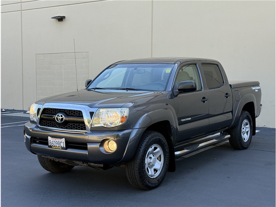 Used 2011 Toyota Tacoma PreRunner w/ SR5 Pkg #2 RWD image 4