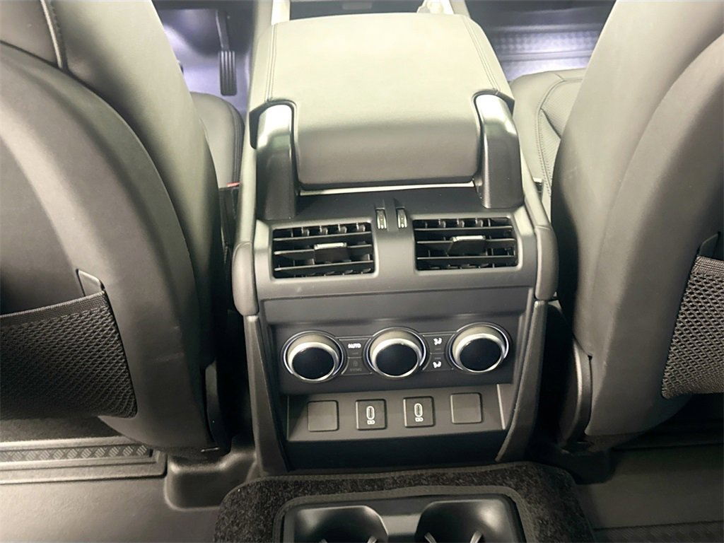 New 2026 Land Rover Defender 130 X-Dynamic SE image 24