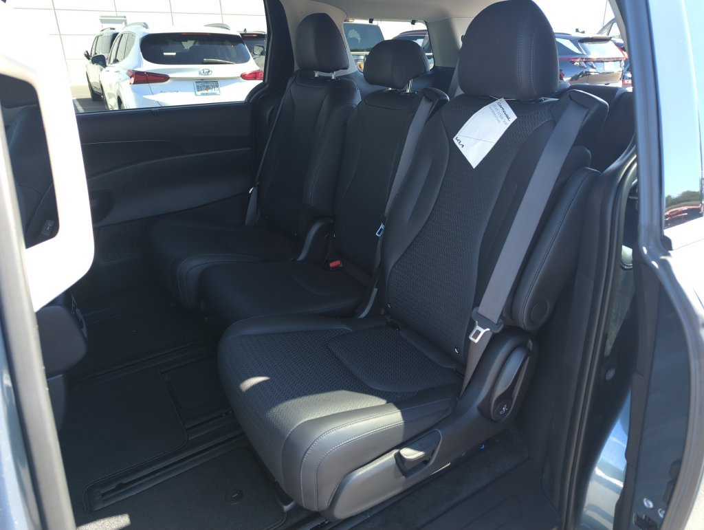 Used 2025 Kia Carnival SX Prestige FWD image 30