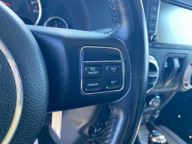 Used 2017 Jeep Wrangler Sahara w/ Dual Top Group AWD/4WD image 19