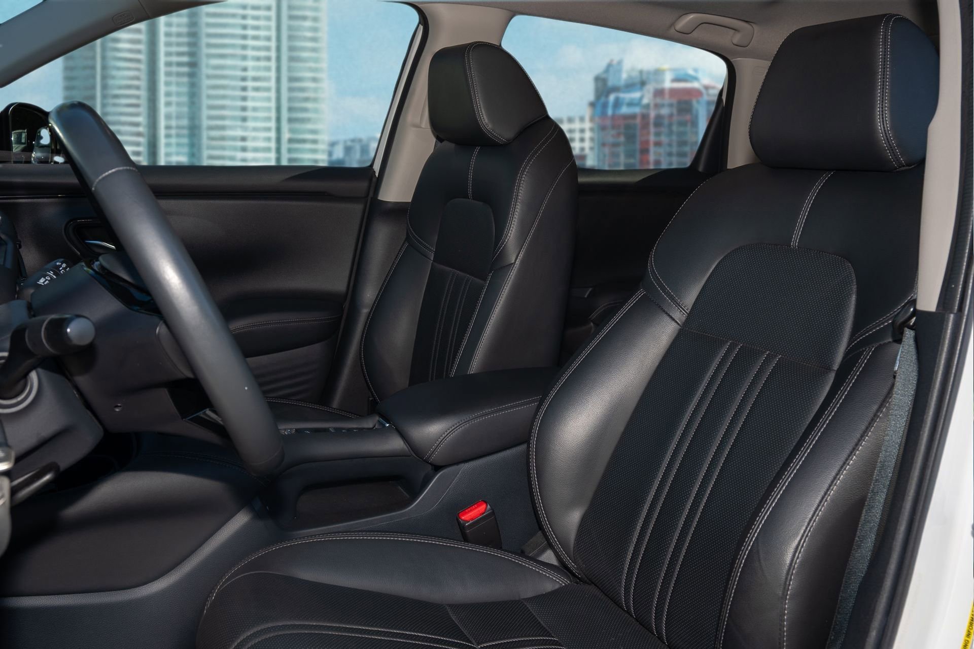 Certified 2025 Honda HR-V EX-L image 17