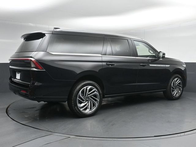 Certified 2025 Lincoln Navigator L Reserve AWD/4WD image 7