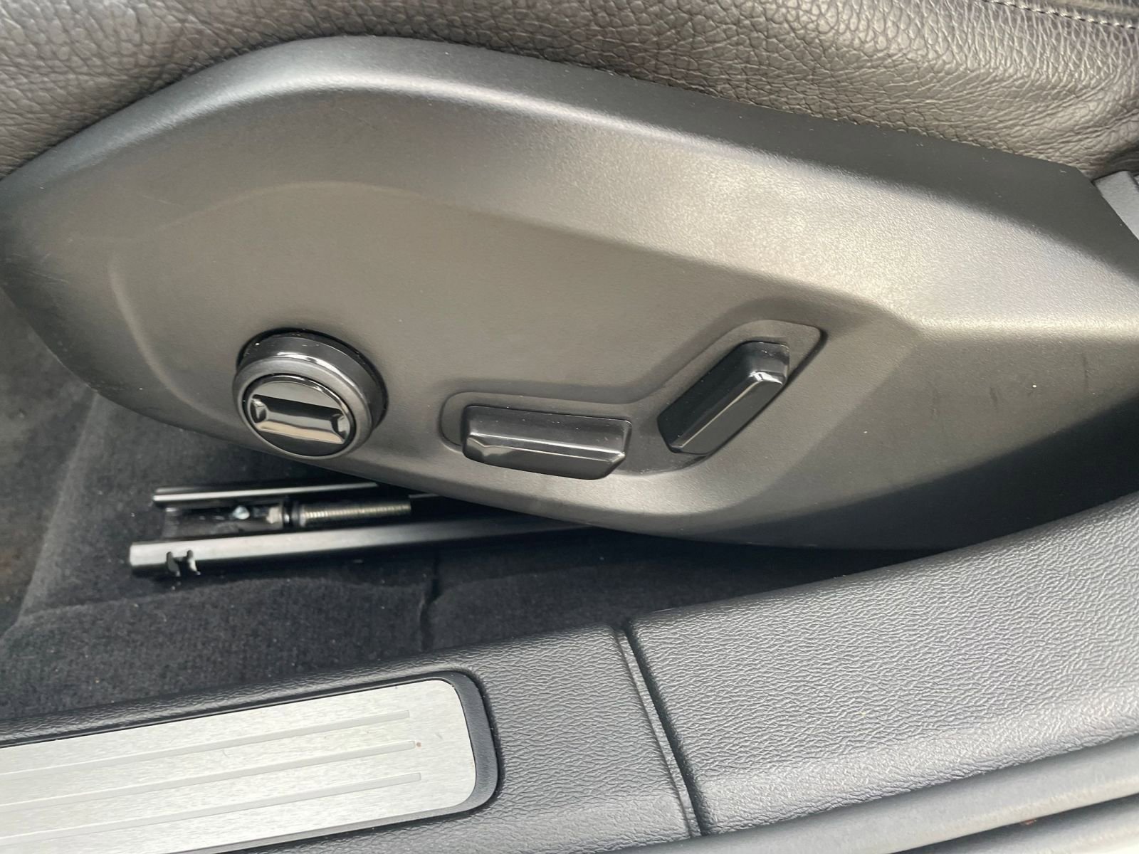 Used 2025 Volvo V60 B5 Cross Country Plus image 23