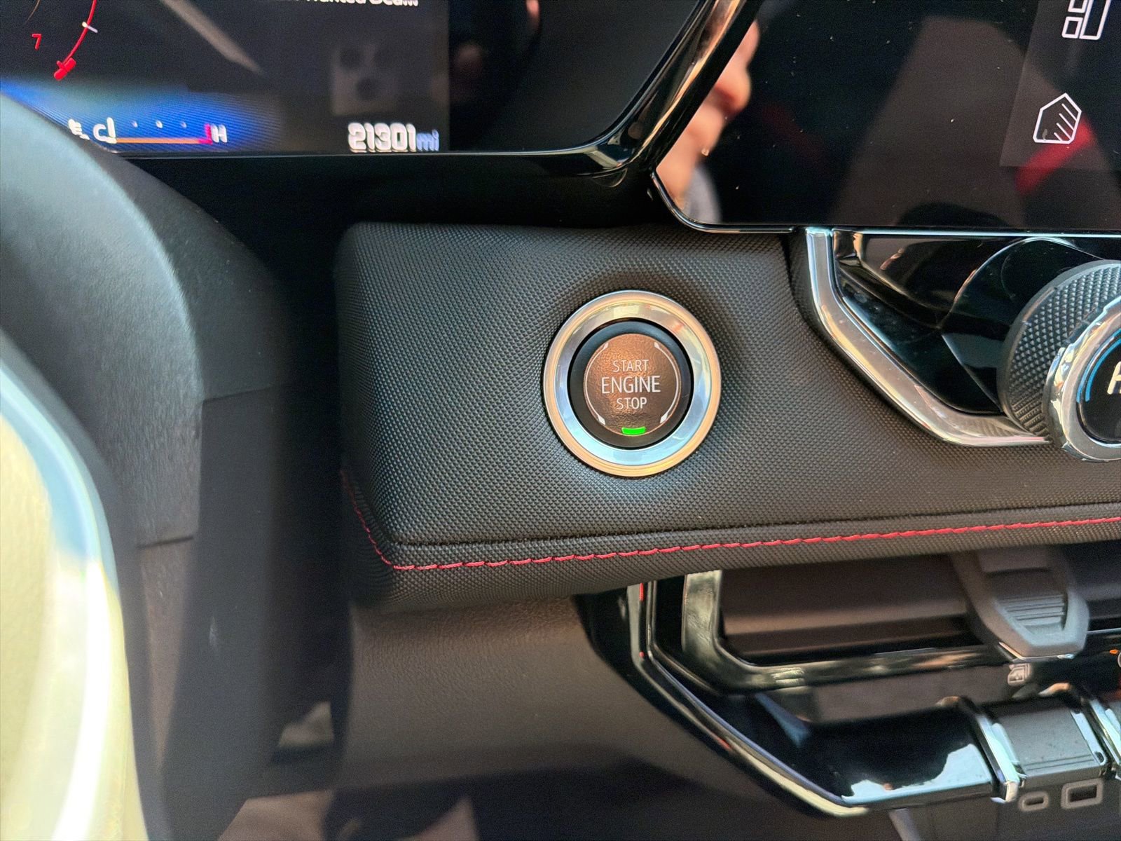 Used 2024 Chevrolet Colorado Z71 w/ LPO, Dark Essentials Package image 17