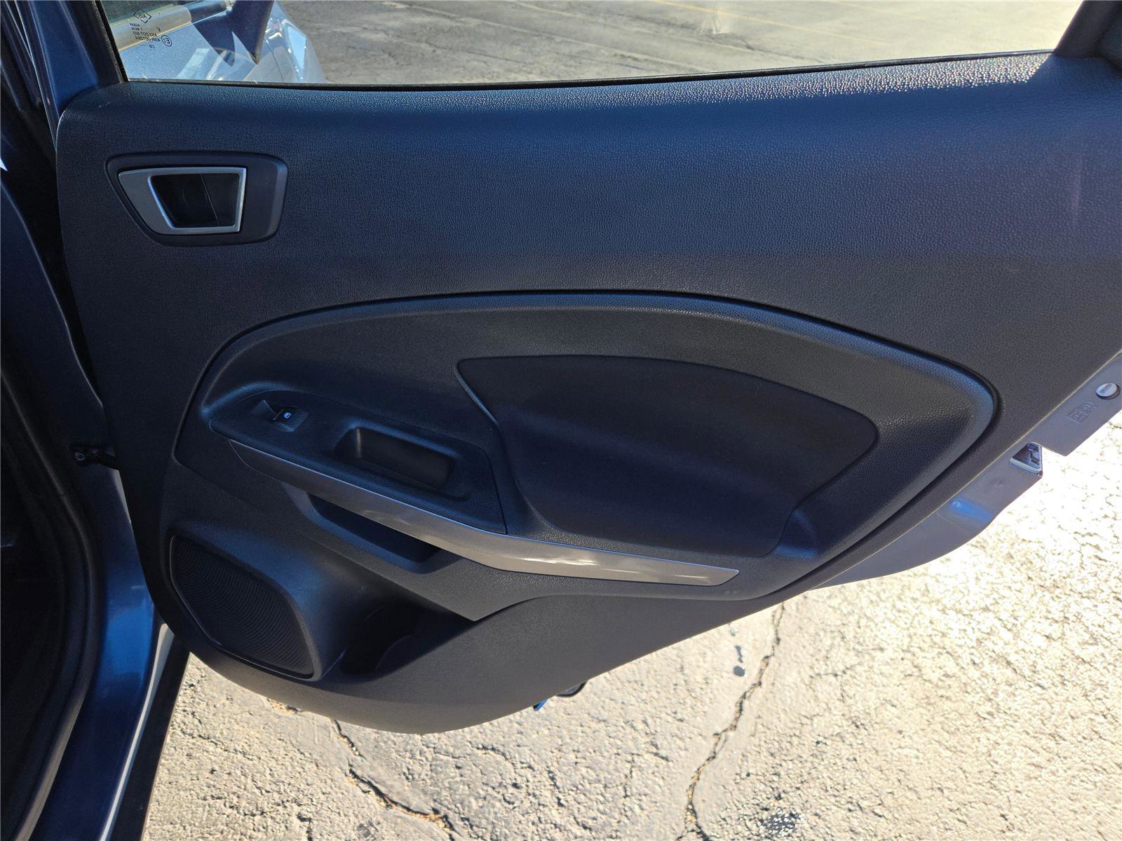 Used 2021 Ford EcoSport SE image 9