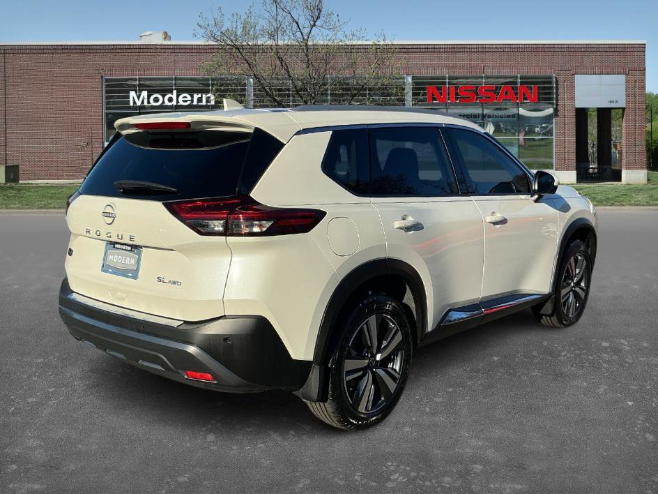 Used 2023 Nissan Rogue SL image 4