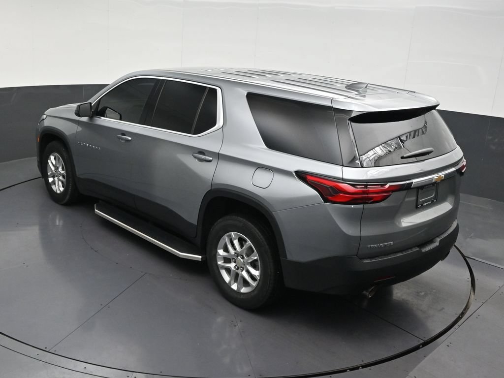 Used 2023 Chevrolet Traverse LS FWD image 18