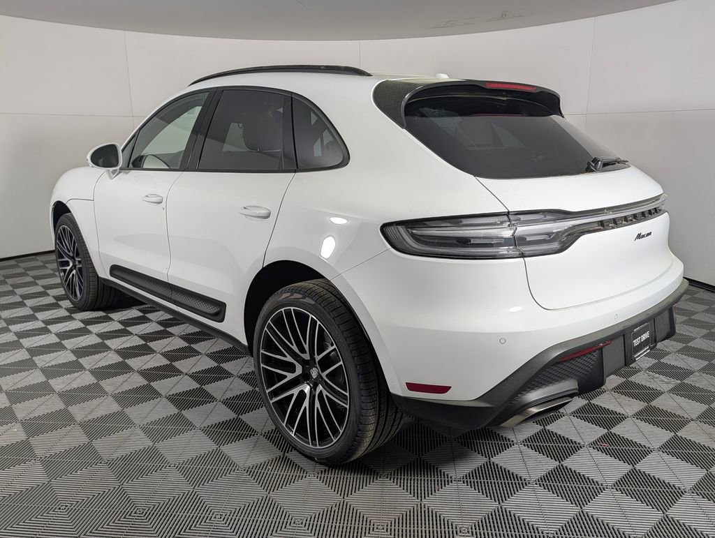 New 2026 Porsche Macan image 3