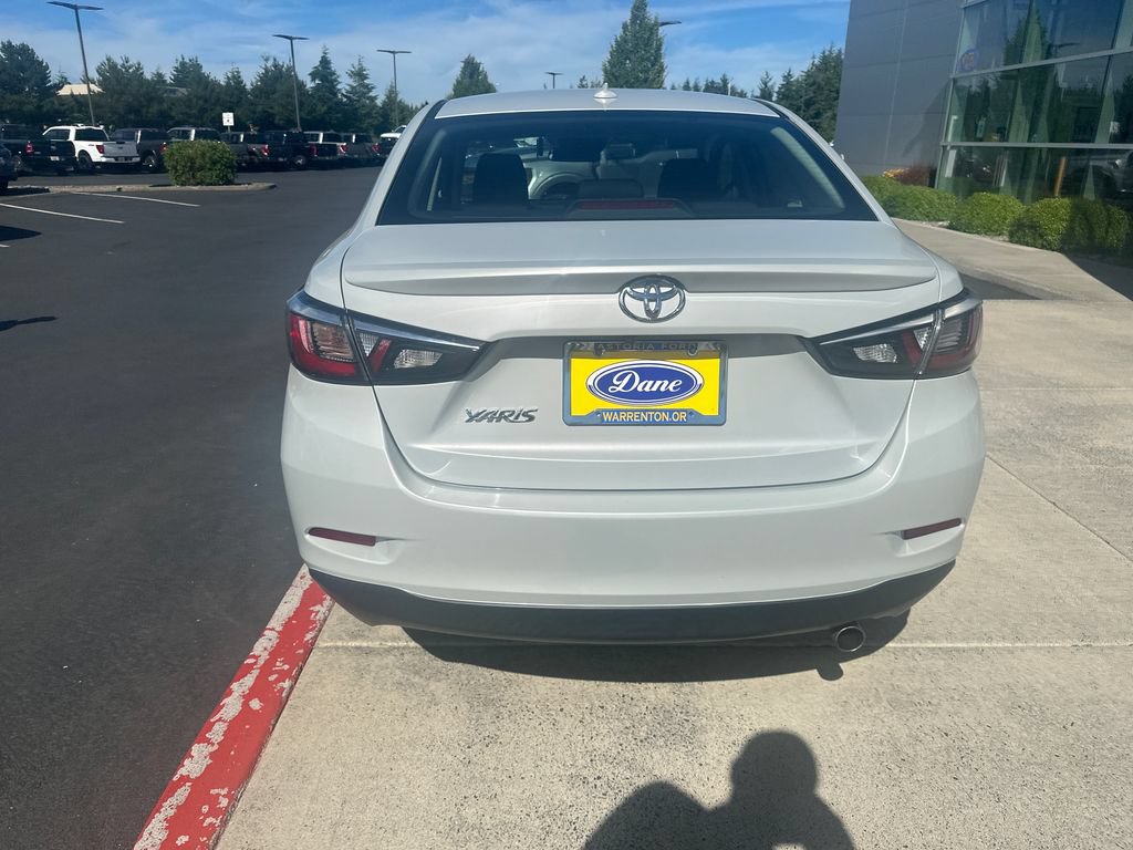 Used 2019 Toyota Yaris LE FWD image 3