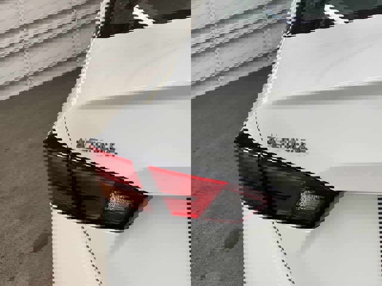 Used 2025 Nissan Altima 2.5 SV image 10