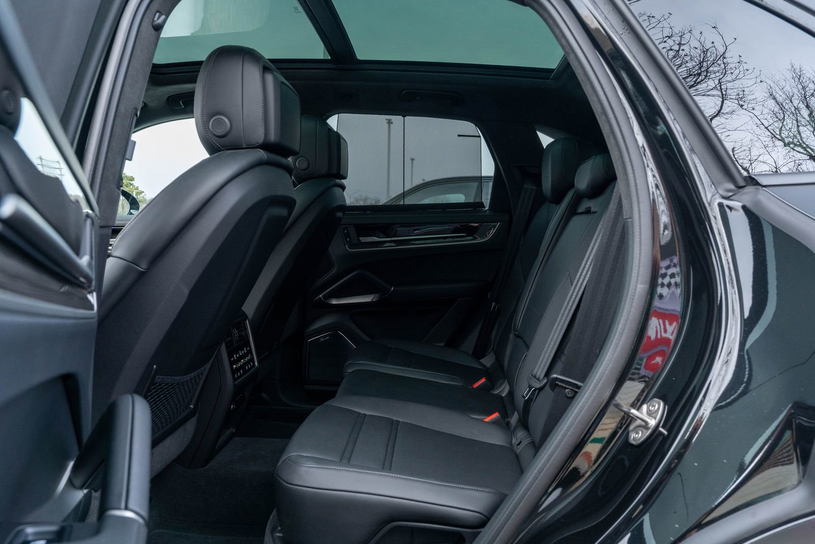 Certified 2025 Porsche Cayenne Turbo image 34