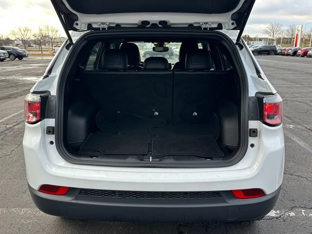 Used 2025 Jeep Compass Latitude AWD/4WD image 19