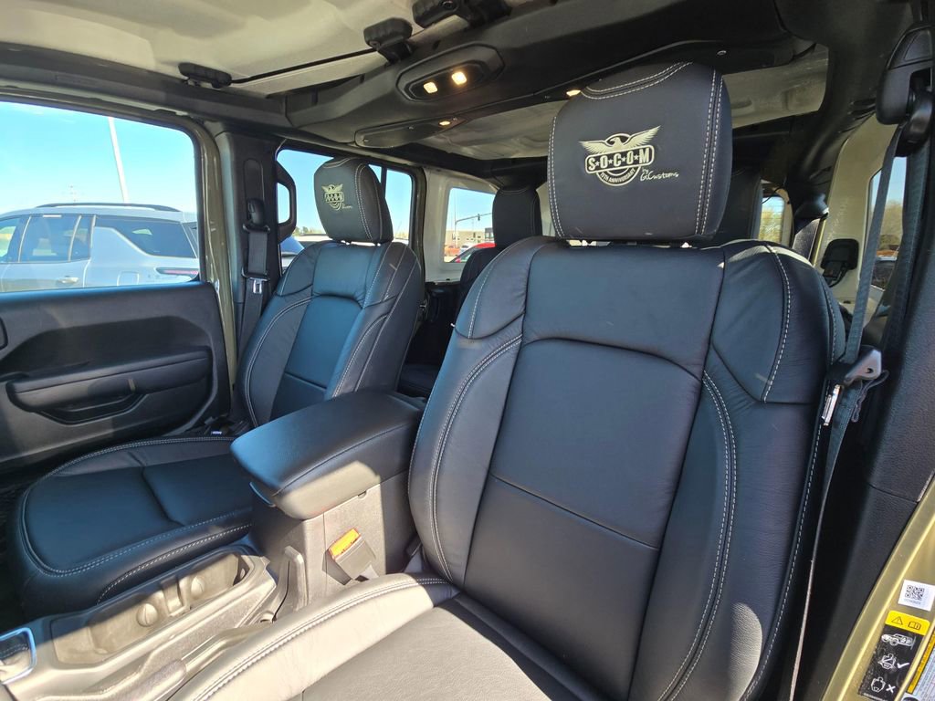 Used 2025 Jeep Wrangler Unlimited Rubicon image 17